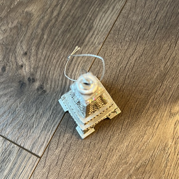 Eiffel Tower Ornament - Picture 4 of 4